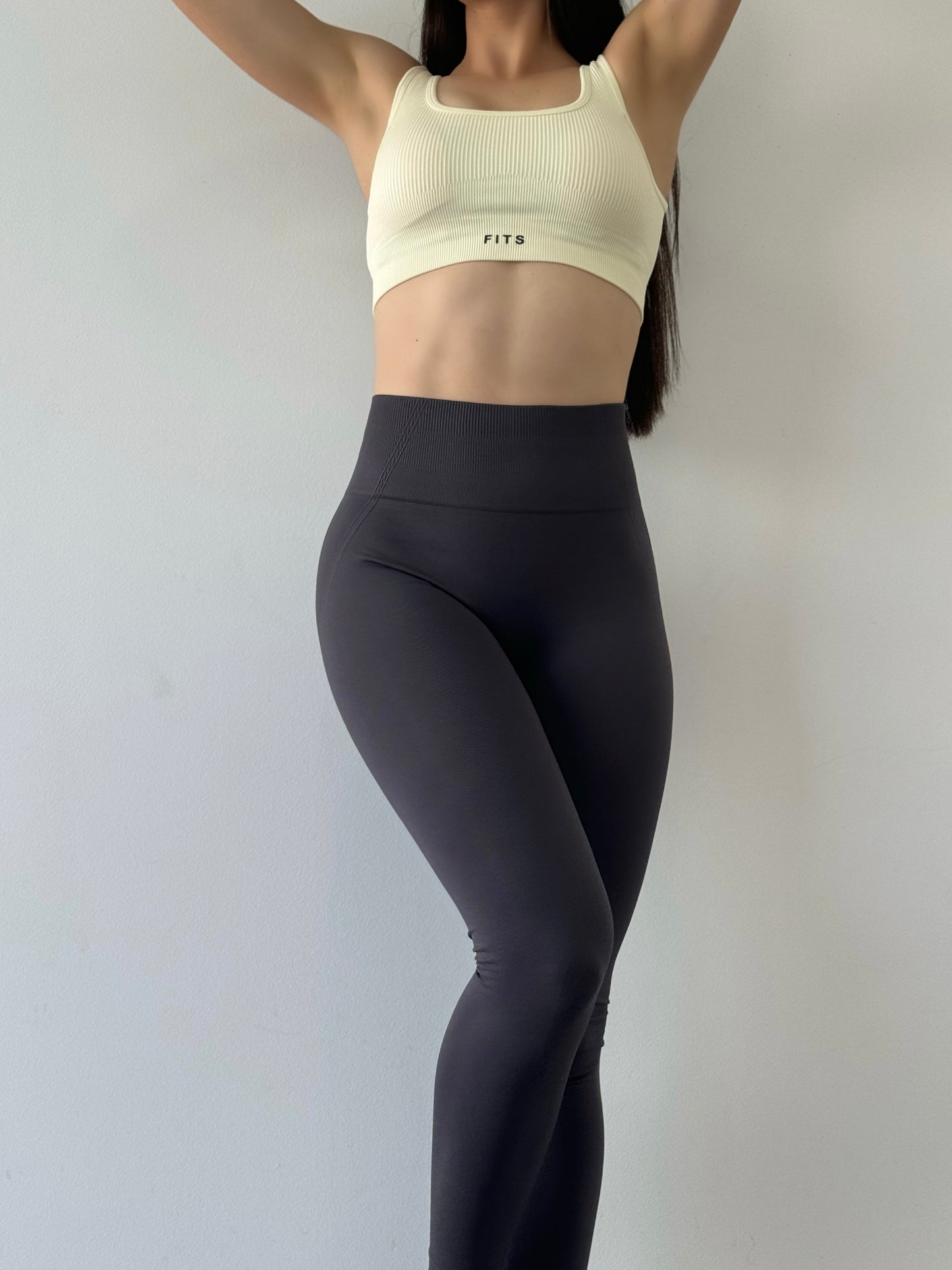 Essence Legging in Charcoal